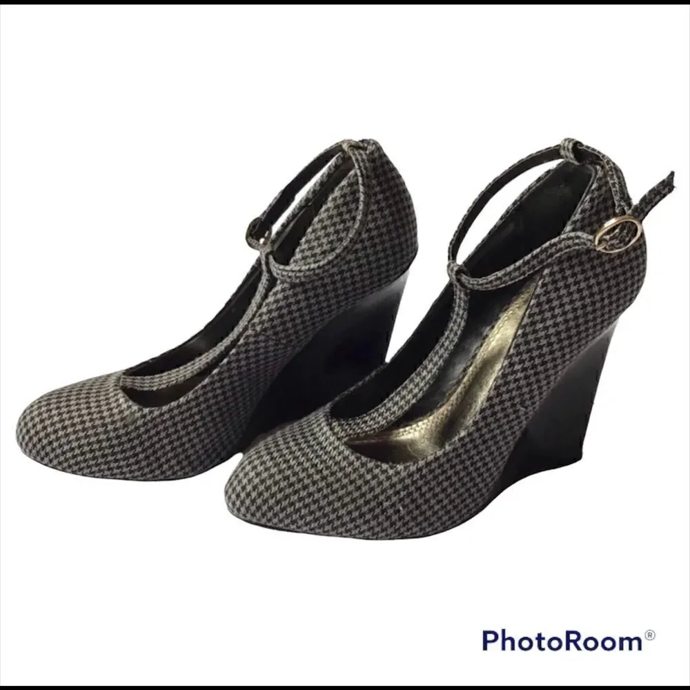 Bakers Cab Fare Houndstooth Wedge Pumps
